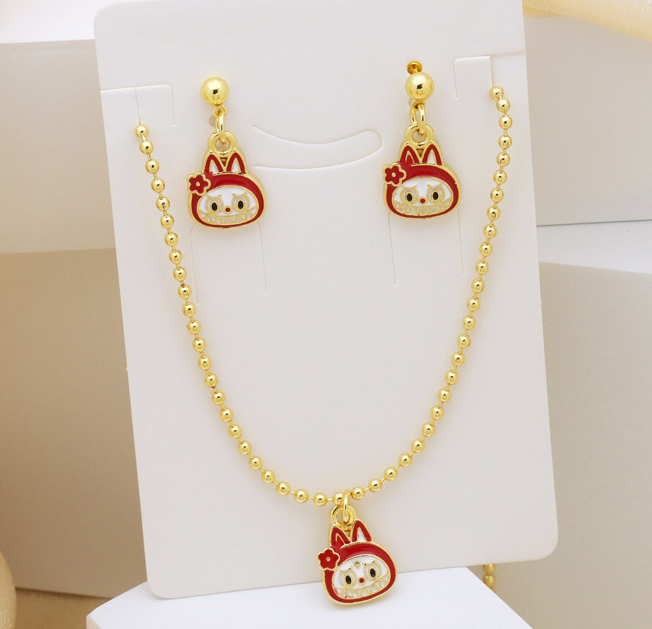 Collar La Bubu – Set collar y aretes en acero inoxidable con diseño kawaii de conejito